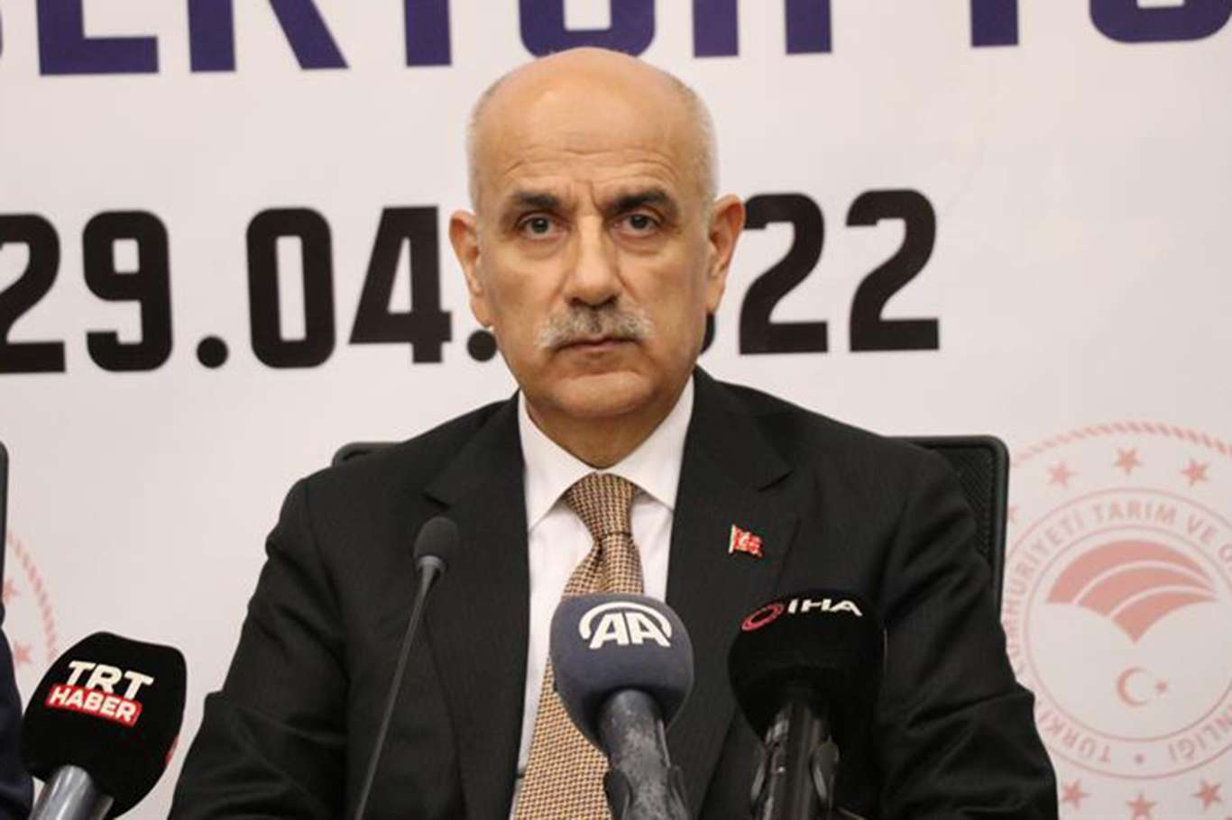 Bakan Kirişci: Tarım zor bir sektör Bakan Kirişci: Tarım zor bir sektör